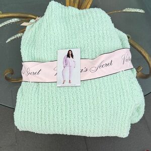Victoria's Secret Light Green Knit Lounge Set